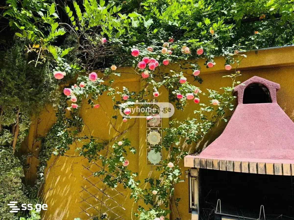 8 Room Private House For Sale view 14