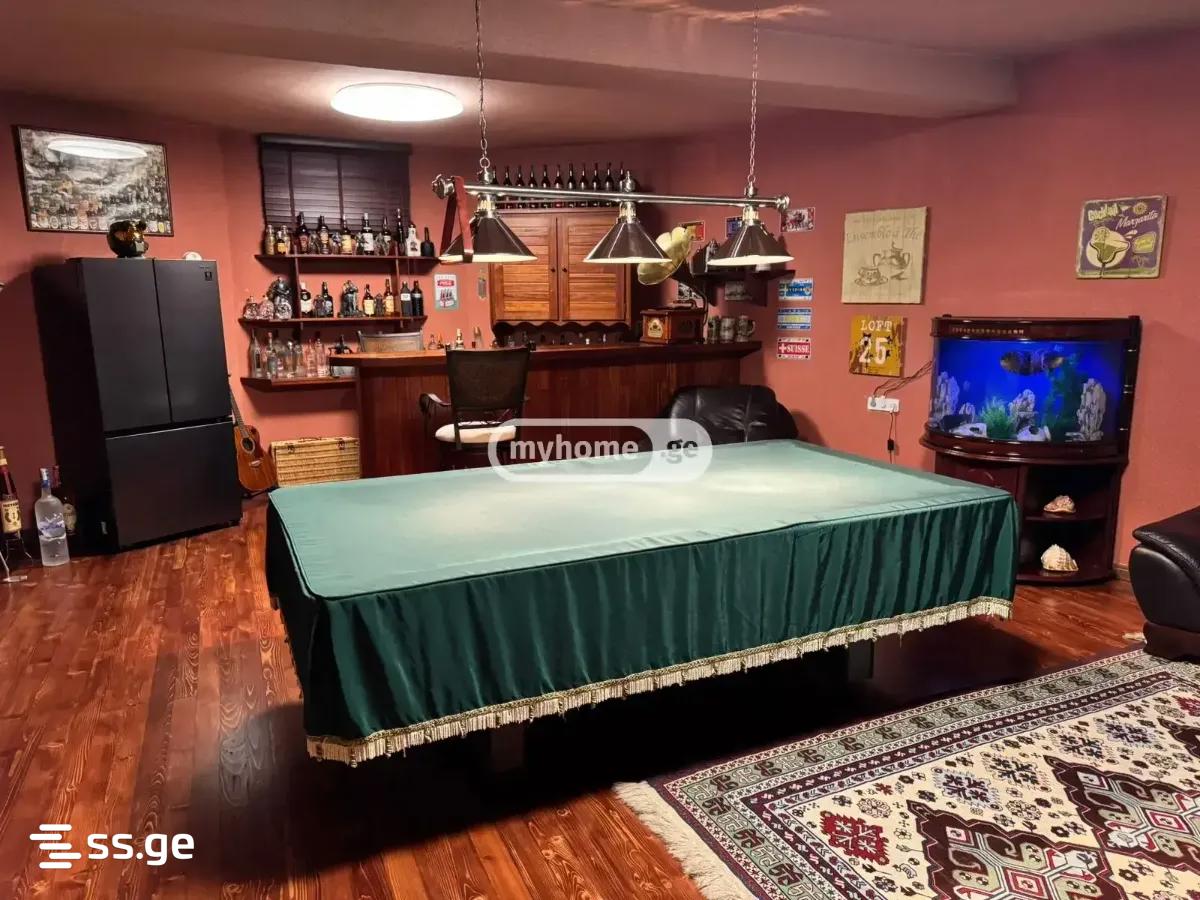 8 Room Private House For Sale view 11