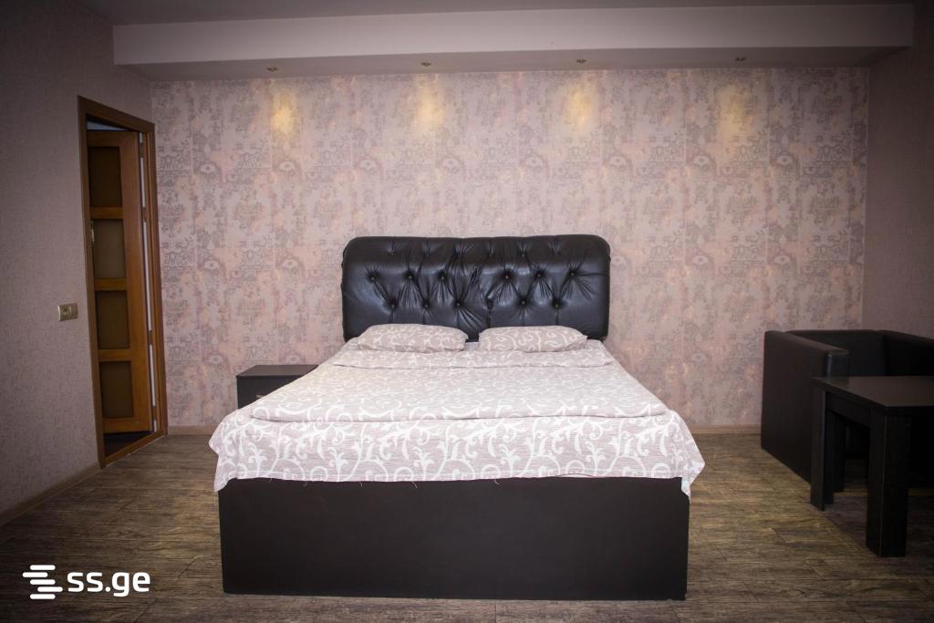 13 Room Hotel For Rent. Varketili view 2