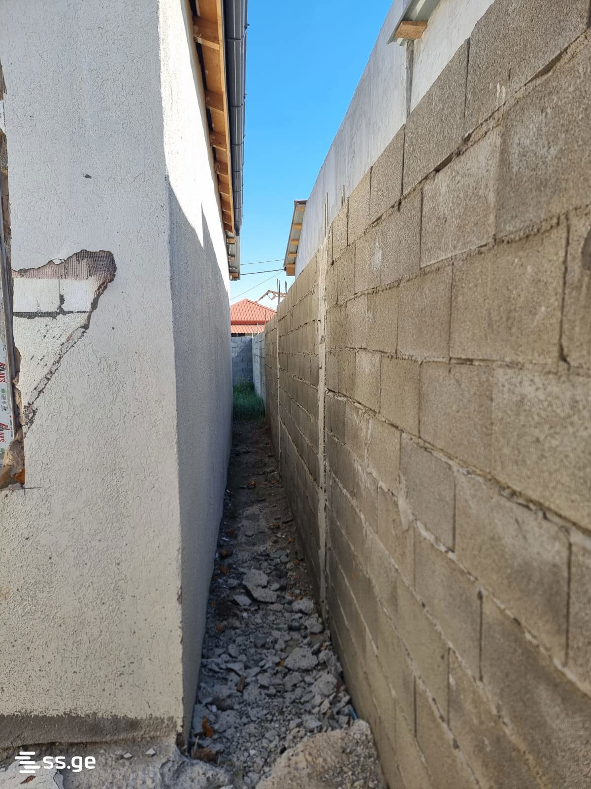 4 Room Private House For Sale view 2