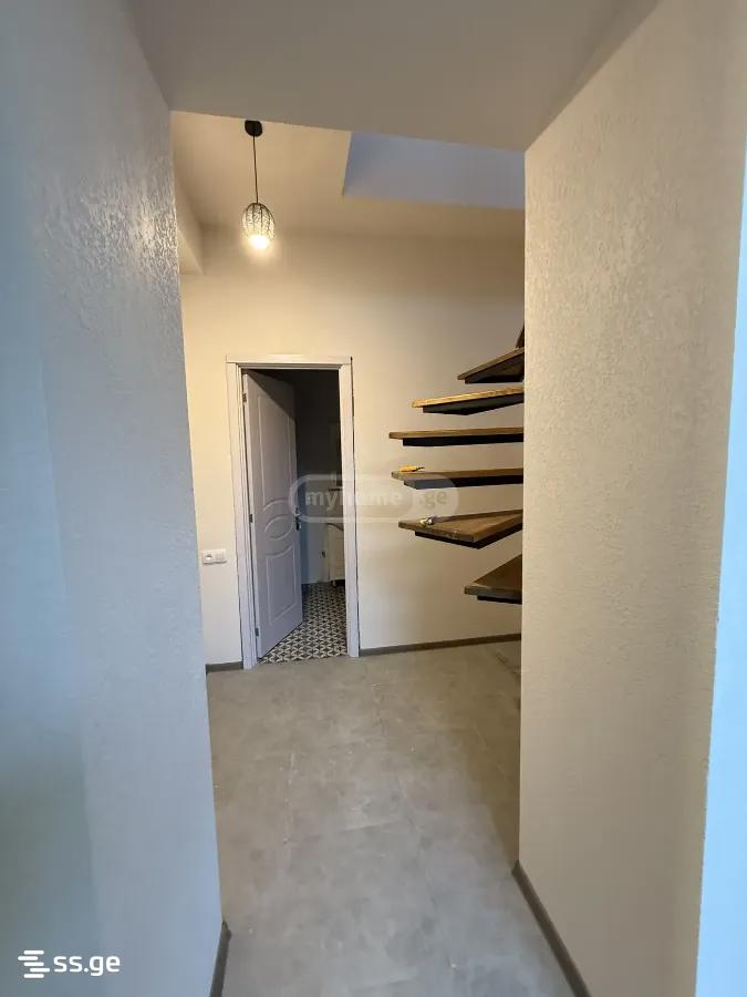 10 Room Private House For Sale view 5