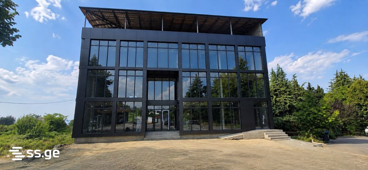 Store-Industrial Property For Rent. Telavi, 1 of 3
