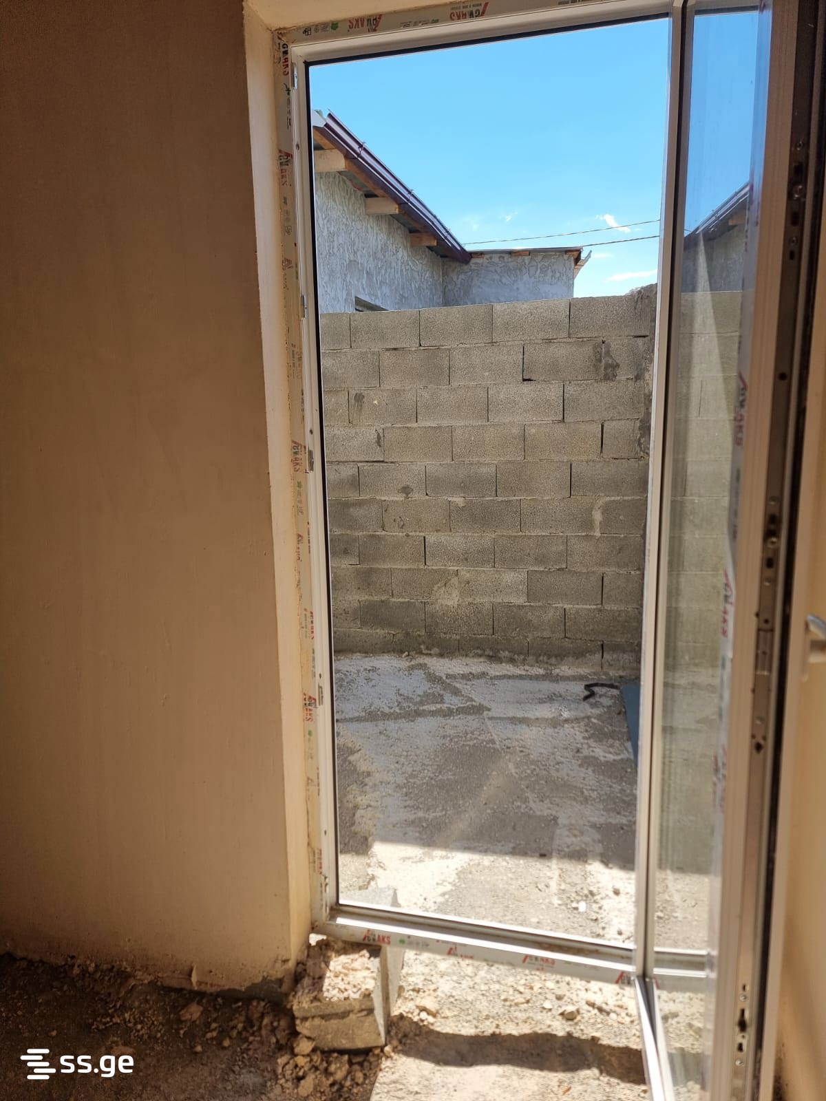 4 Room Private House For Sale view 3