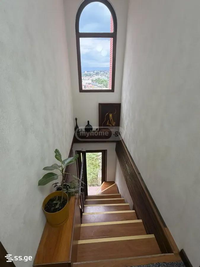 4 Room Private House For Rent. Sololaki view 6