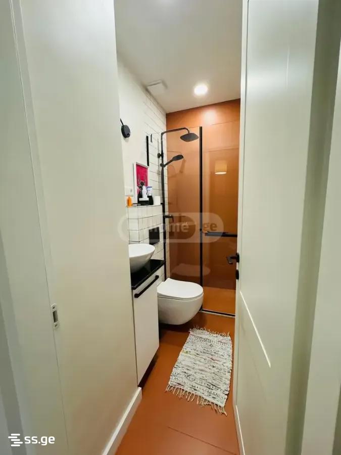 3 Room Private House For Rent. Sololaki view 11