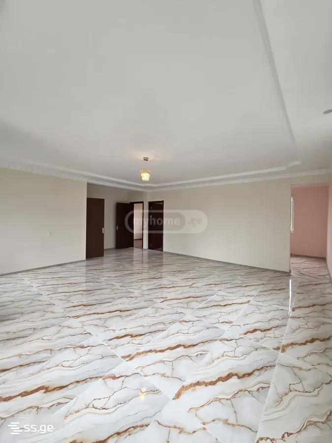 5 Room Private House For Sale view 3
