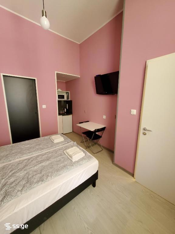 24 Room Hotel For Rent. Didube view 8