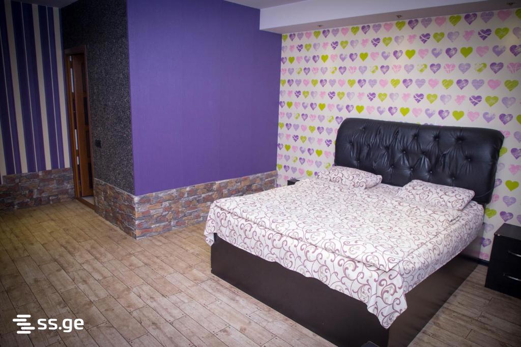 13 Room Hotel For Rent. Varketili view 3