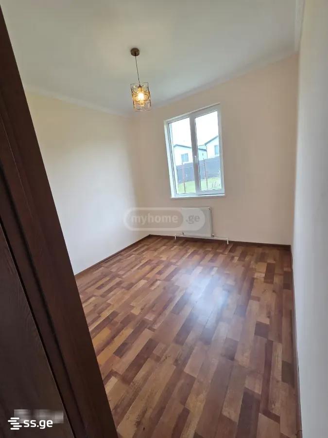 5 Room Private House For Sale view 4