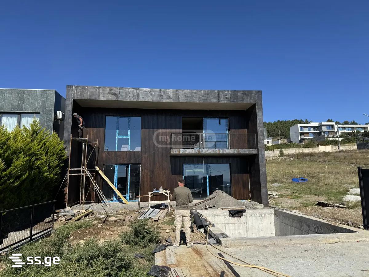 7 Room Private House For Sale view 2