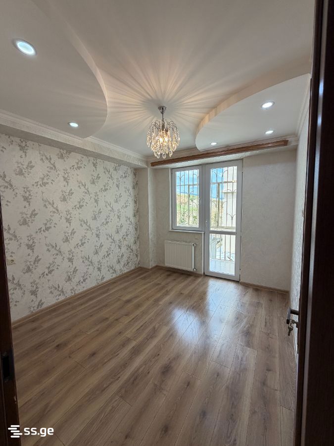5 room Flat For Sale. Didi digomi - Widok 4