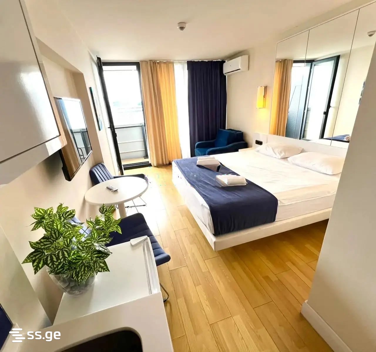 1 Room Flat Daily Rent. Batumi view 3