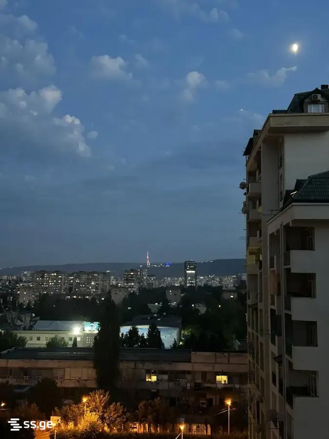 2 Room Flat Daily Rent. Digomi view 3