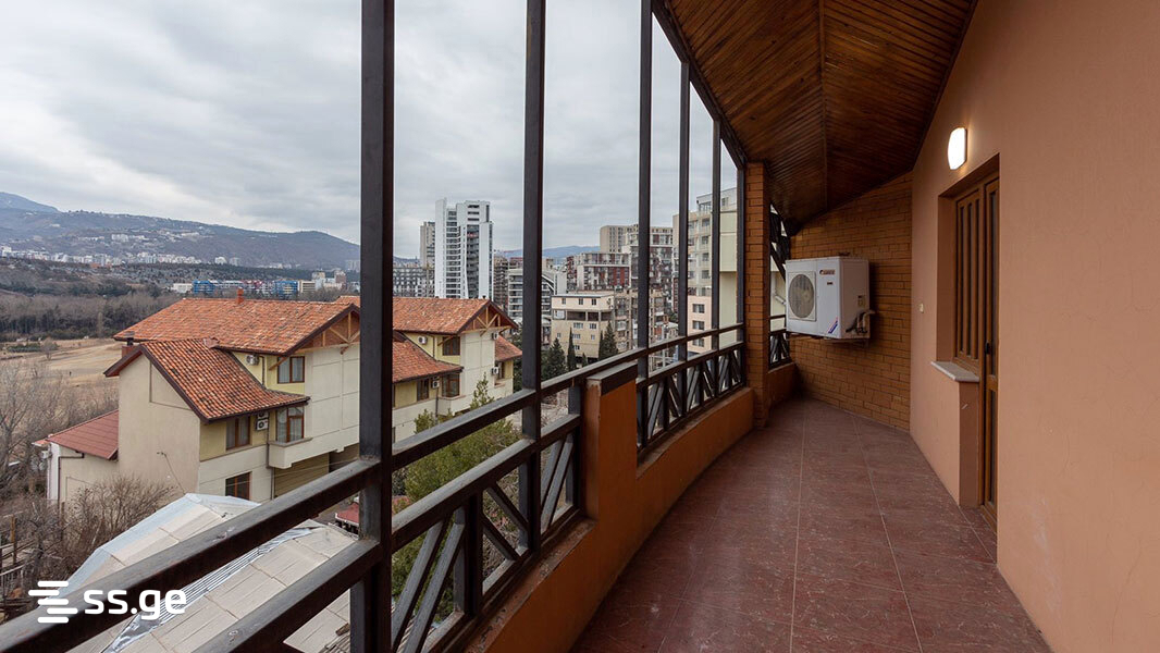 10 Room Private House For Sale view 27