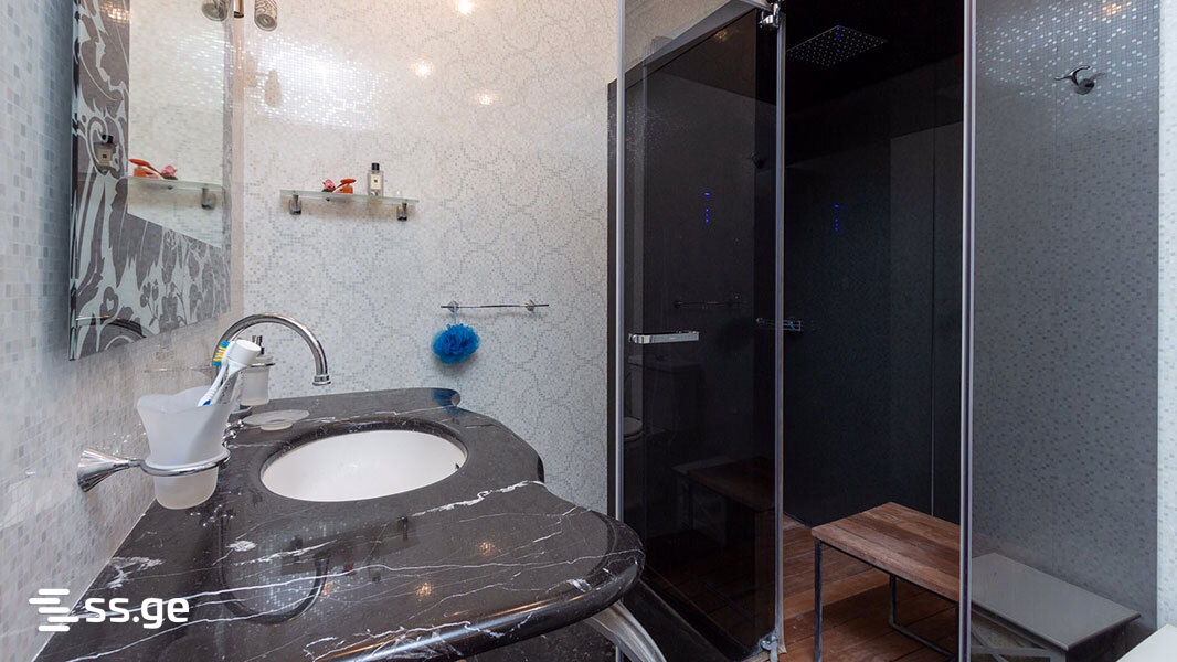 10 Room Private House For Sale view 15