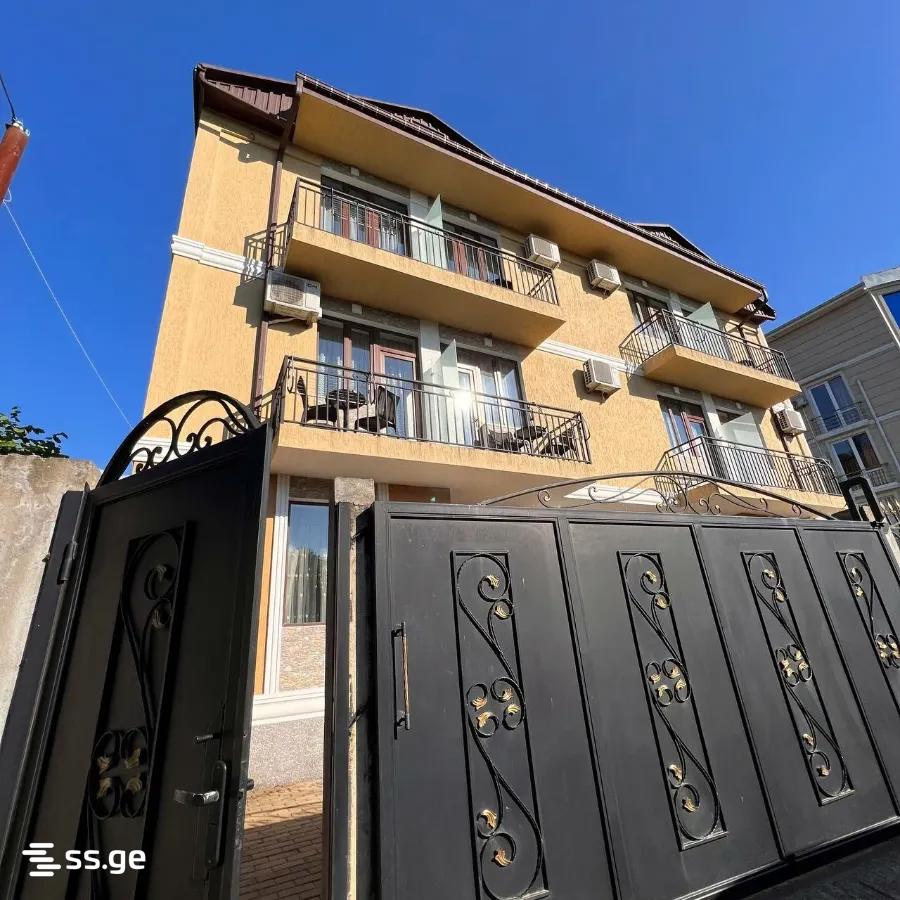 10 Room Private House For Sale view 9
