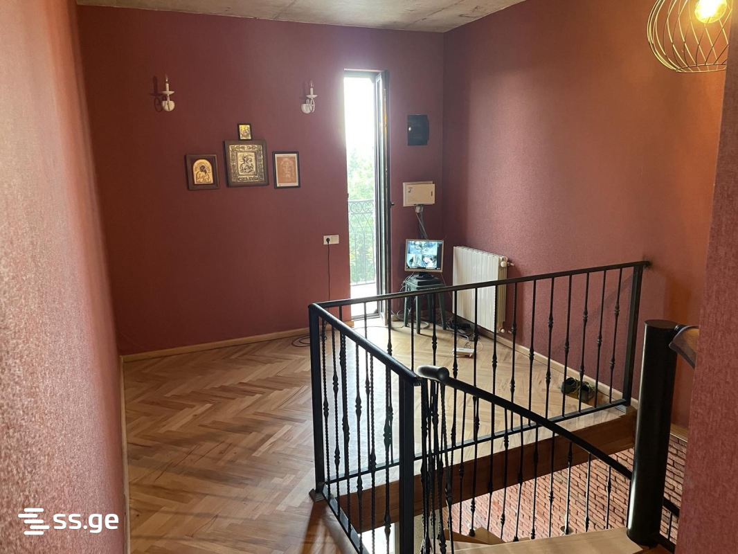 6 Room Private House For Sale view 42
