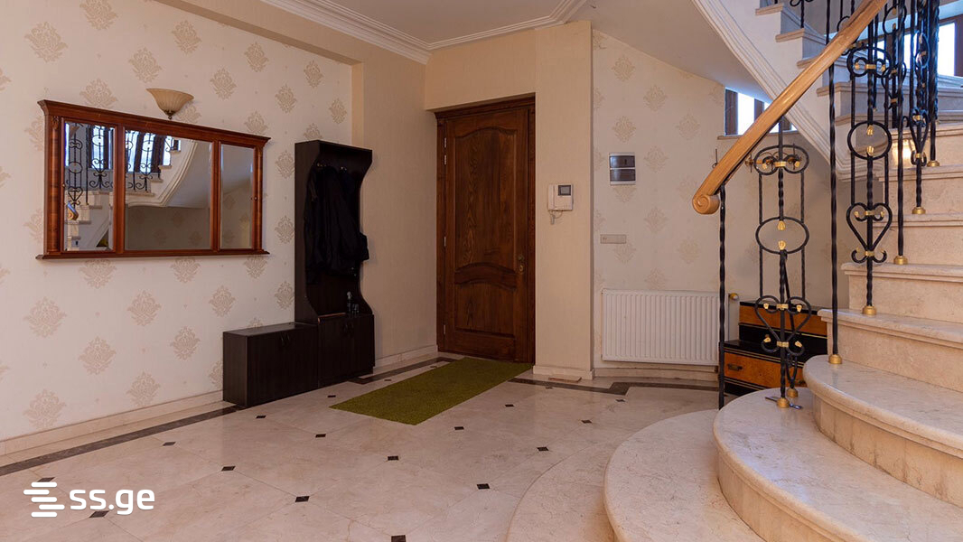 10 Room Private House For Sale view 23