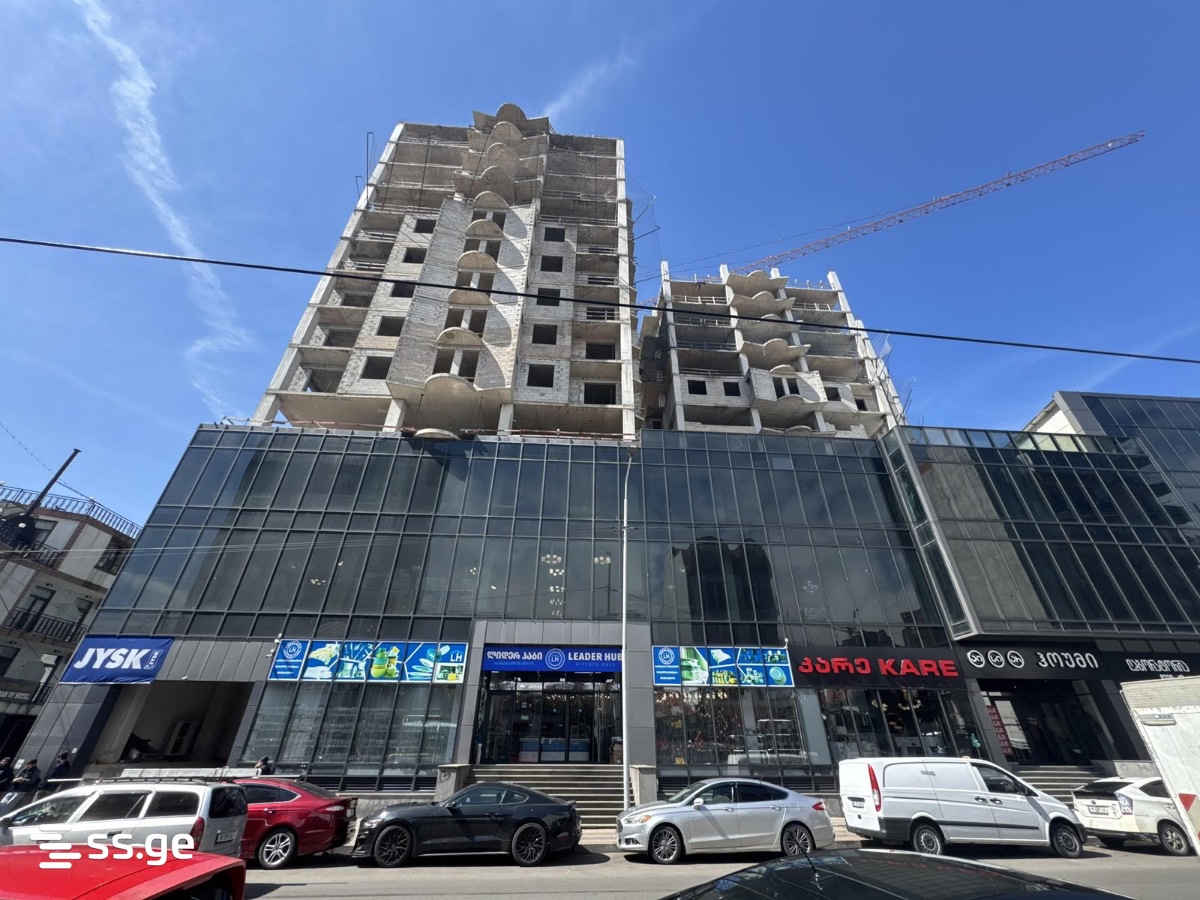 4 room Flat For Sale. Batumi - Altro