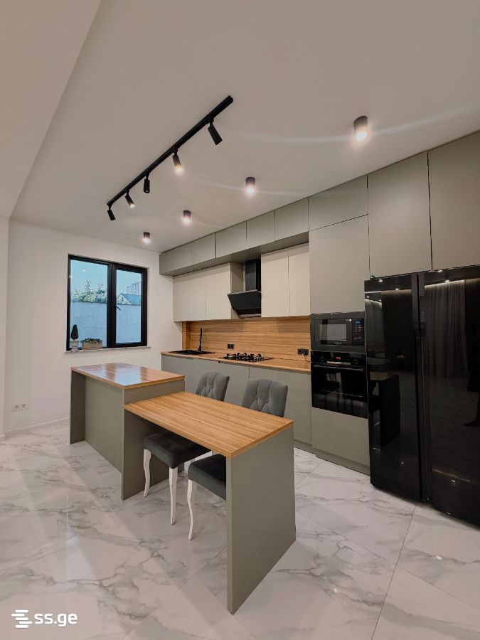 8 Room Private House For Rent. Varketili, 2 of 4