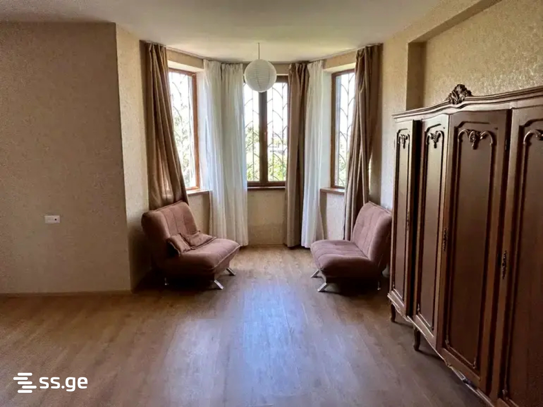 10 Room Private House For Sale view 5