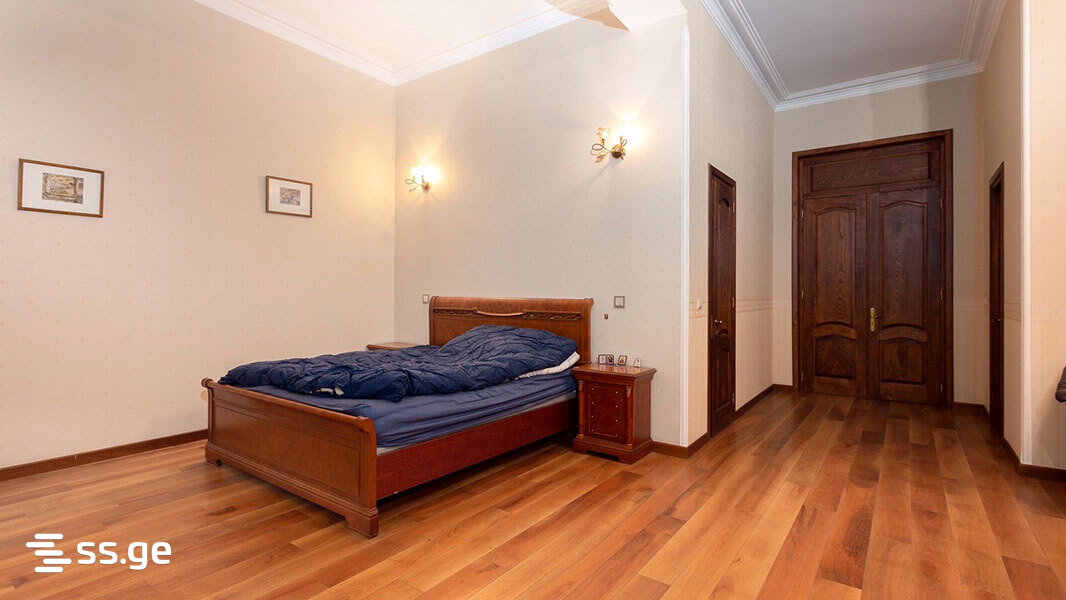 10 Room Private House For Sale view 3