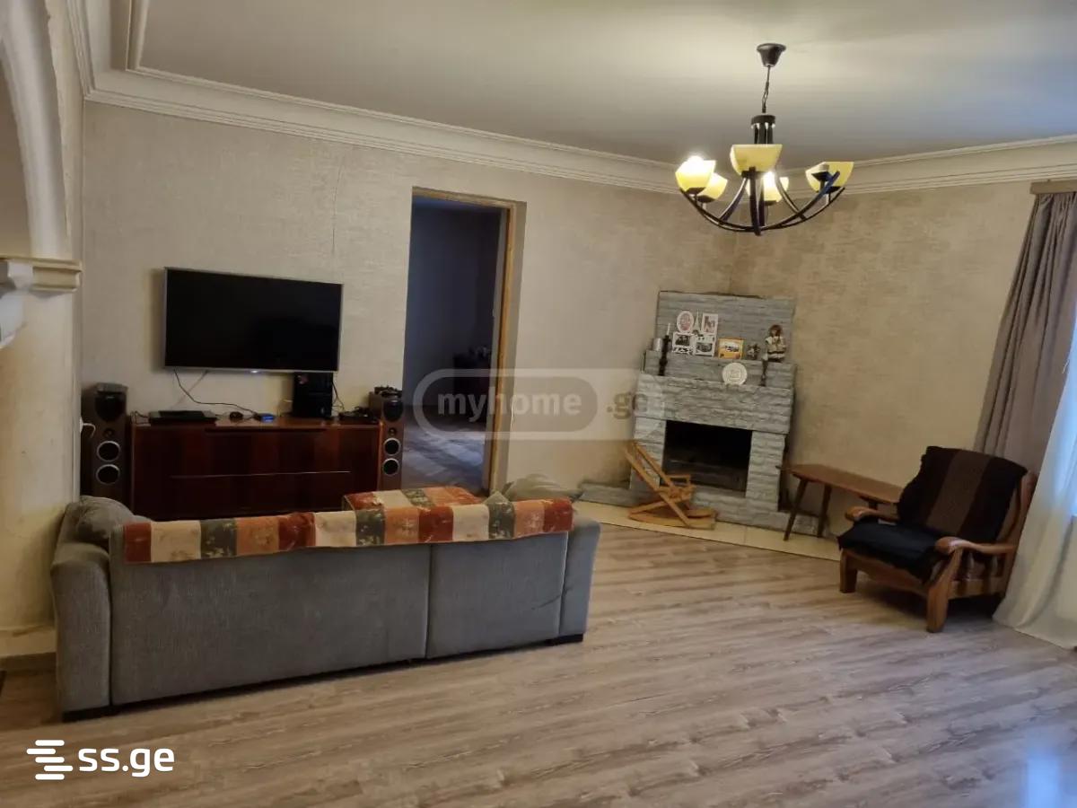 10 Room Private House For Sale view 4