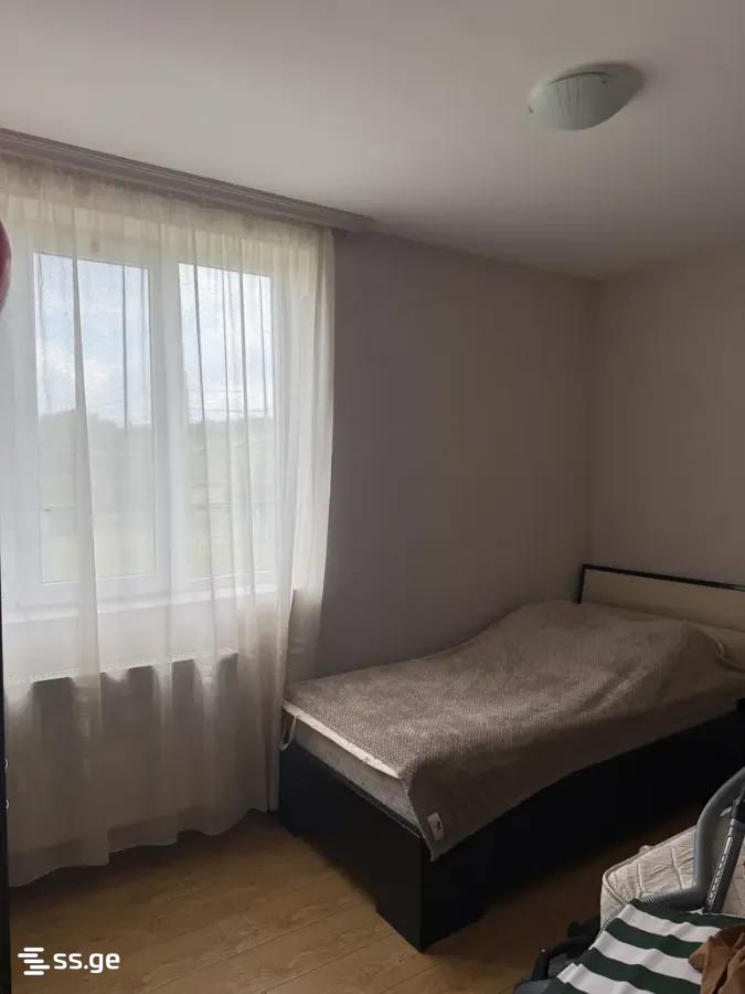 6 Room Private House For Sale view 3