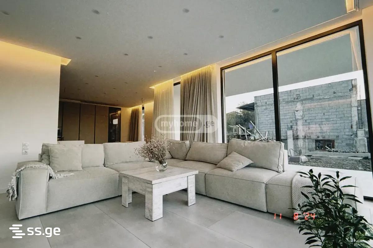 7 Room Private House For Sale view 3