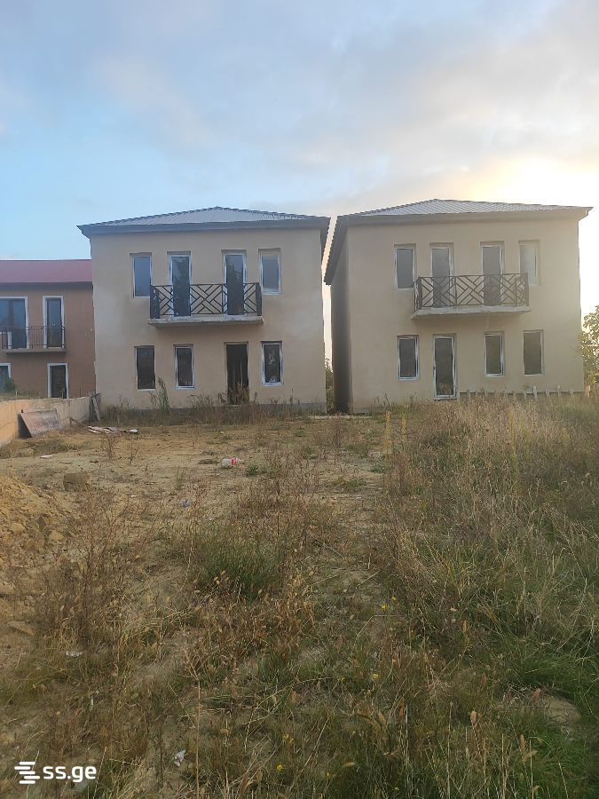 7 Room Private House For Sale, 1 of 4
