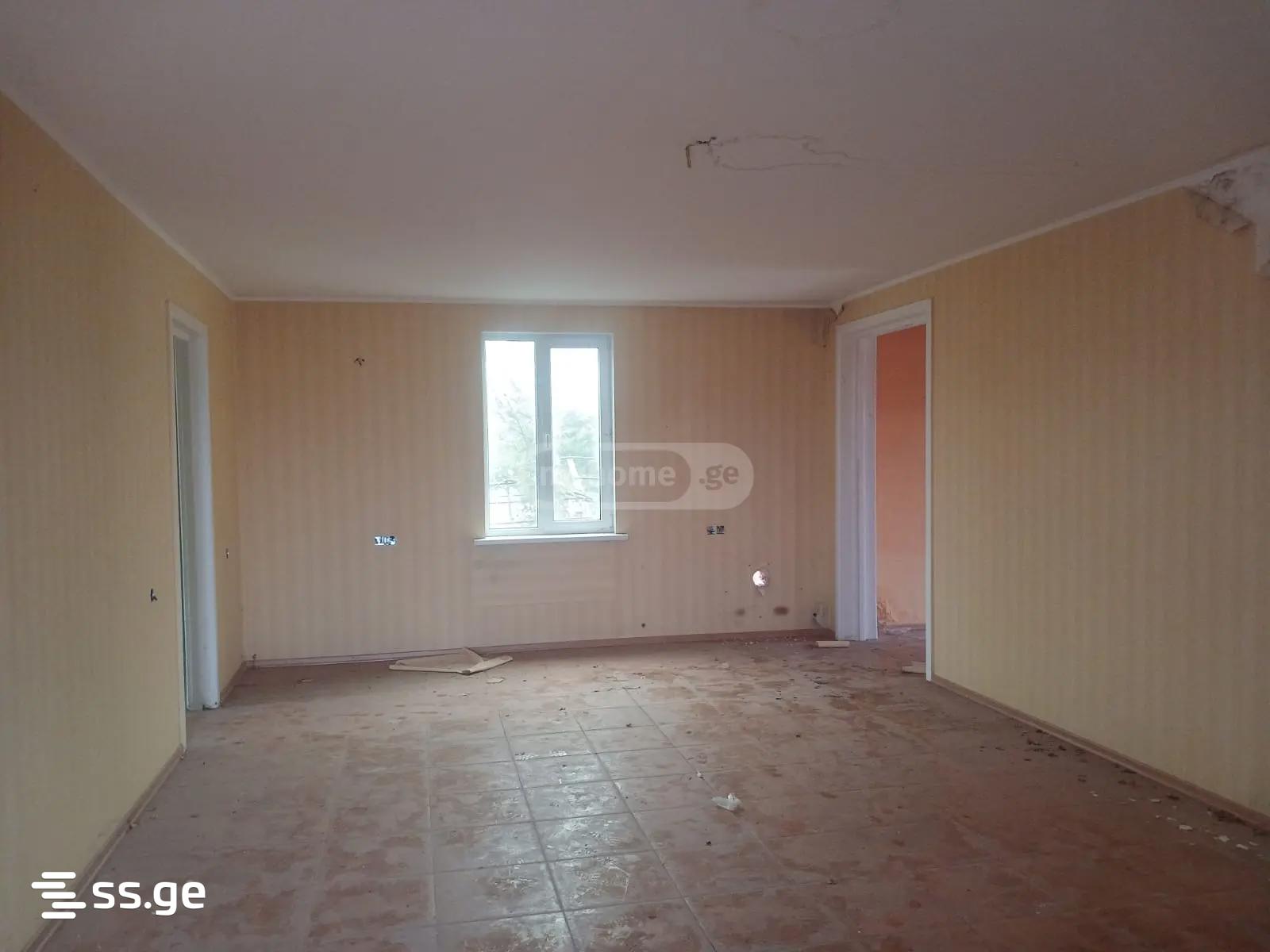 8 Room Private House For Sale view 13