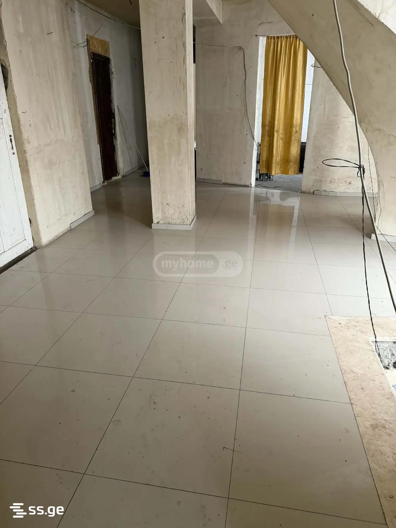 10 Room Private House For Sale view 2