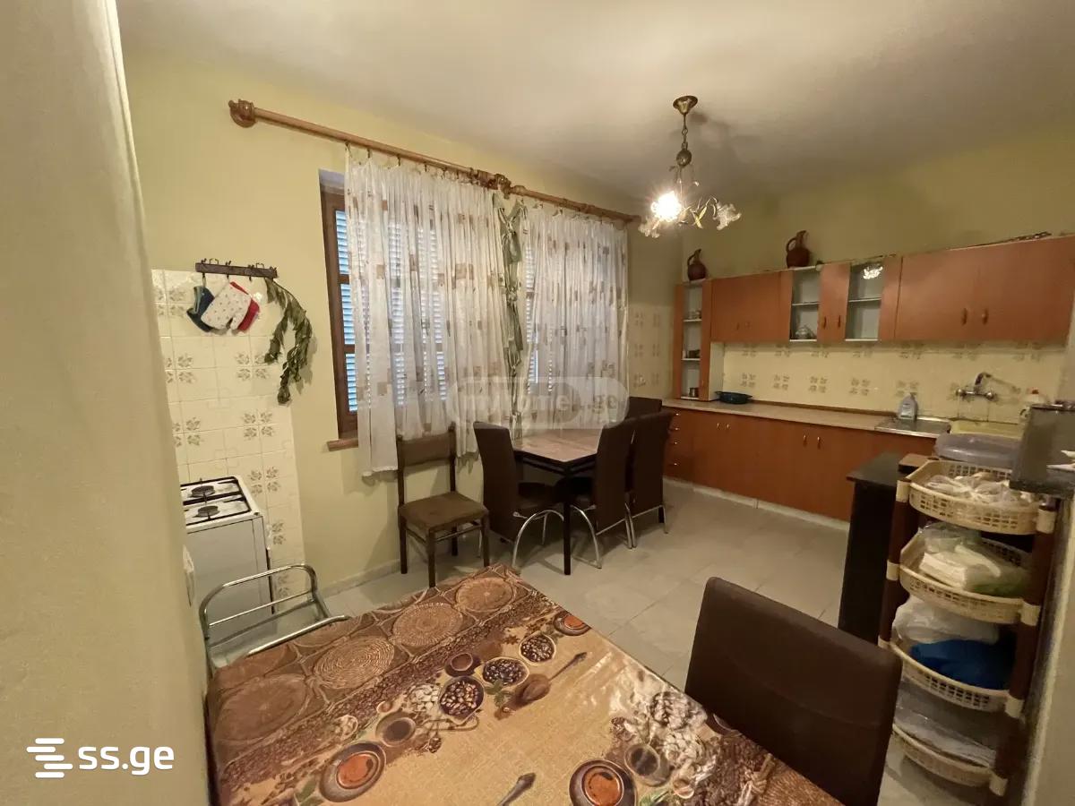 7 Room Private House For Sale view 3