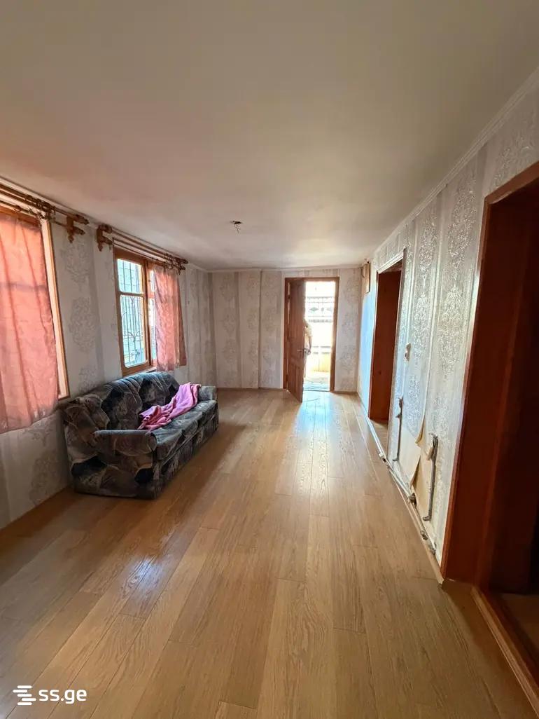 5 Room Private House For Sale view 2