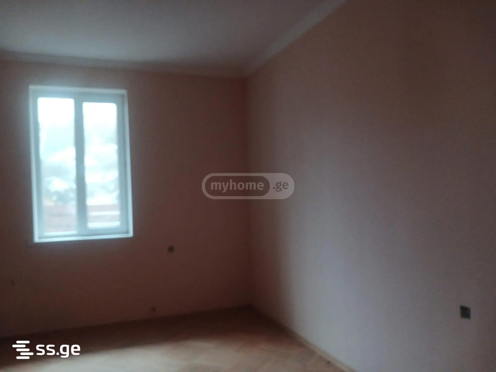 8 Room Private House For Sale view 10