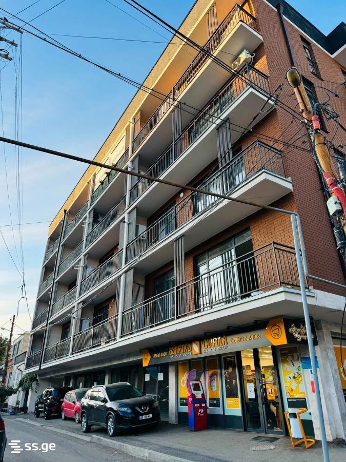 Commercial Space For Sale. Isani, 1 of 4