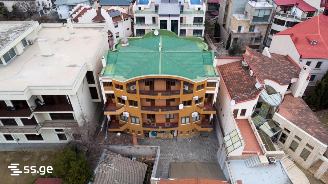 10 Room Private House For Sale view 1