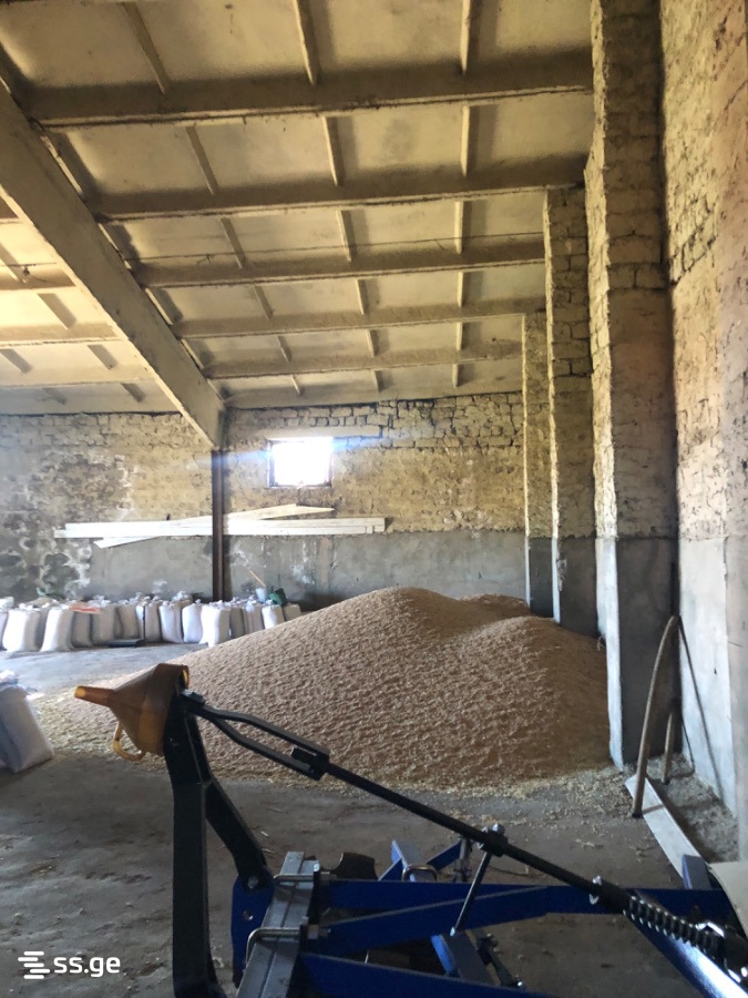 Store-Industrial Property For Sale. Gori, 1 of 4
