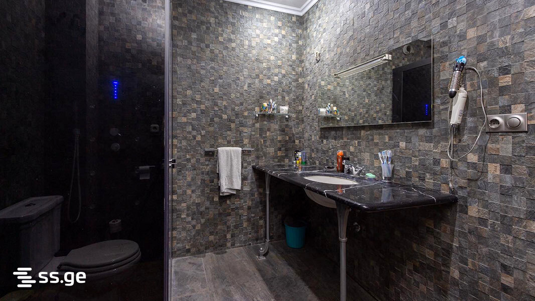 10 Room Private House For Sale view 19