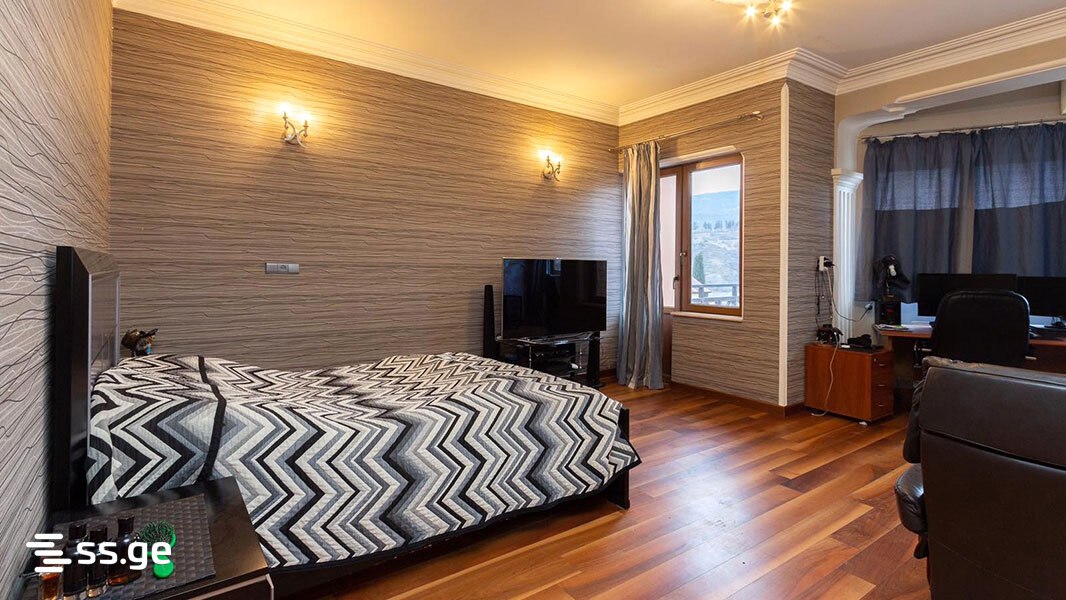 10 Room Private House For Sale view 18