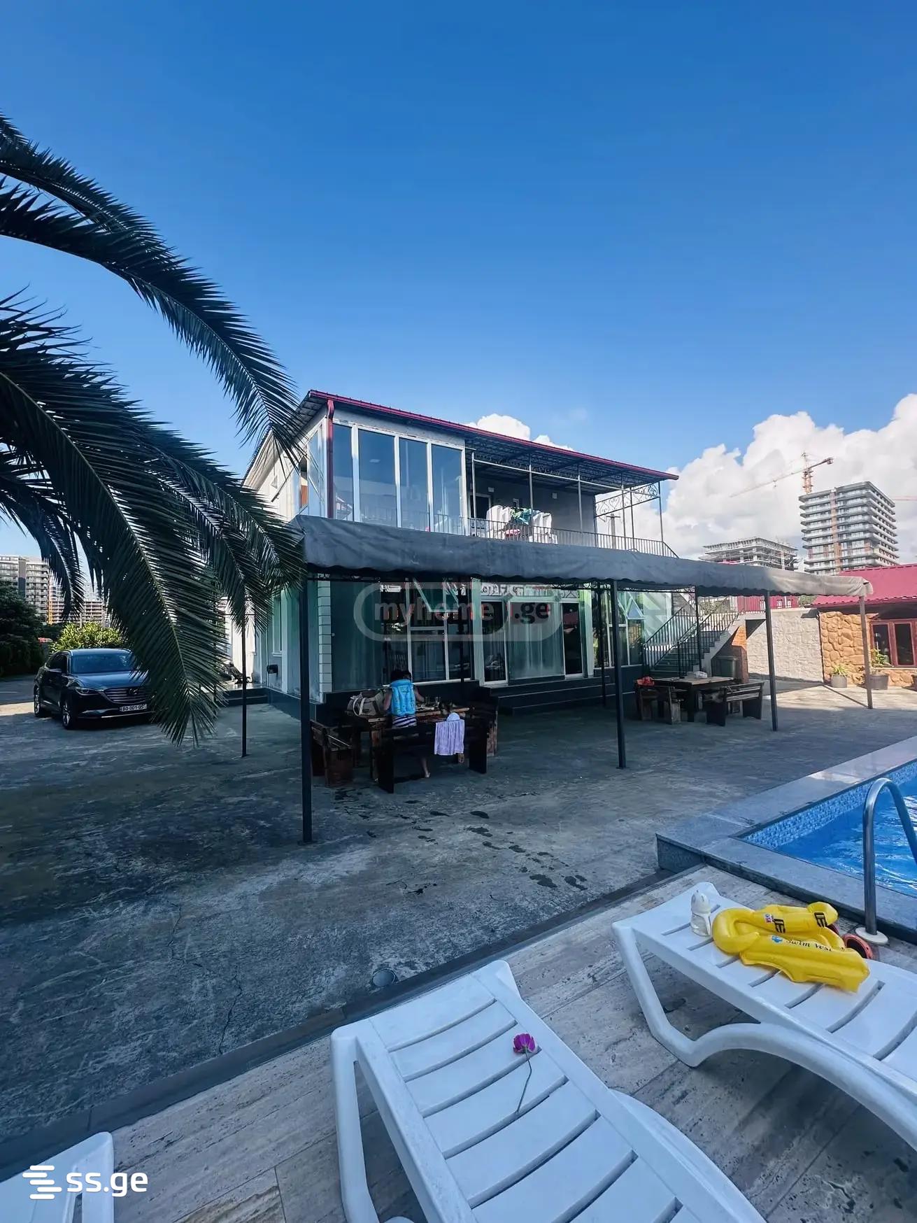 10 Room Summer Cottage For Rent. Batumi, 1 of 4