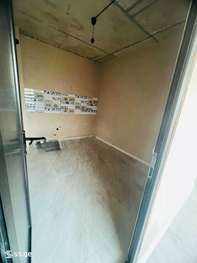 Commercial Space For Sale. Isani view 5