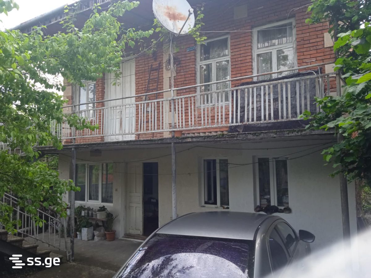 8 Room Private House For Sale, 1 of 4