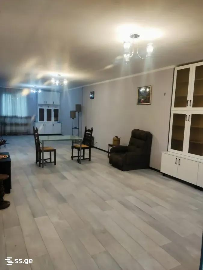 8 Room Private House For Sale view 2