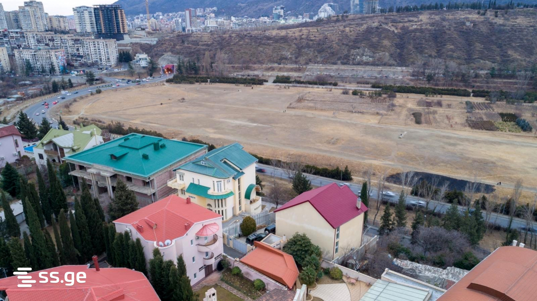 10 Room Private House For Sale view 30