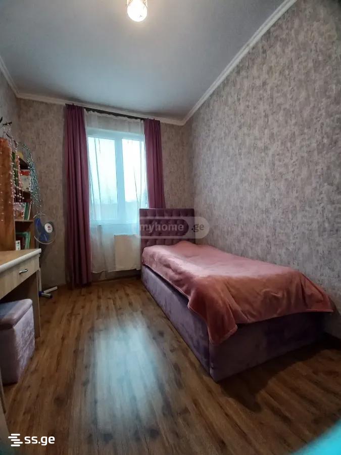 4 Room Private House For Sale view 9