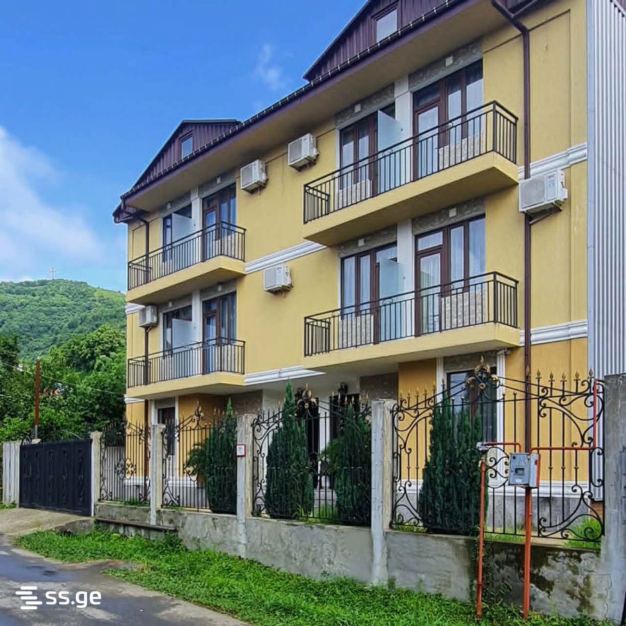 10 Room Private House For Sale view 1