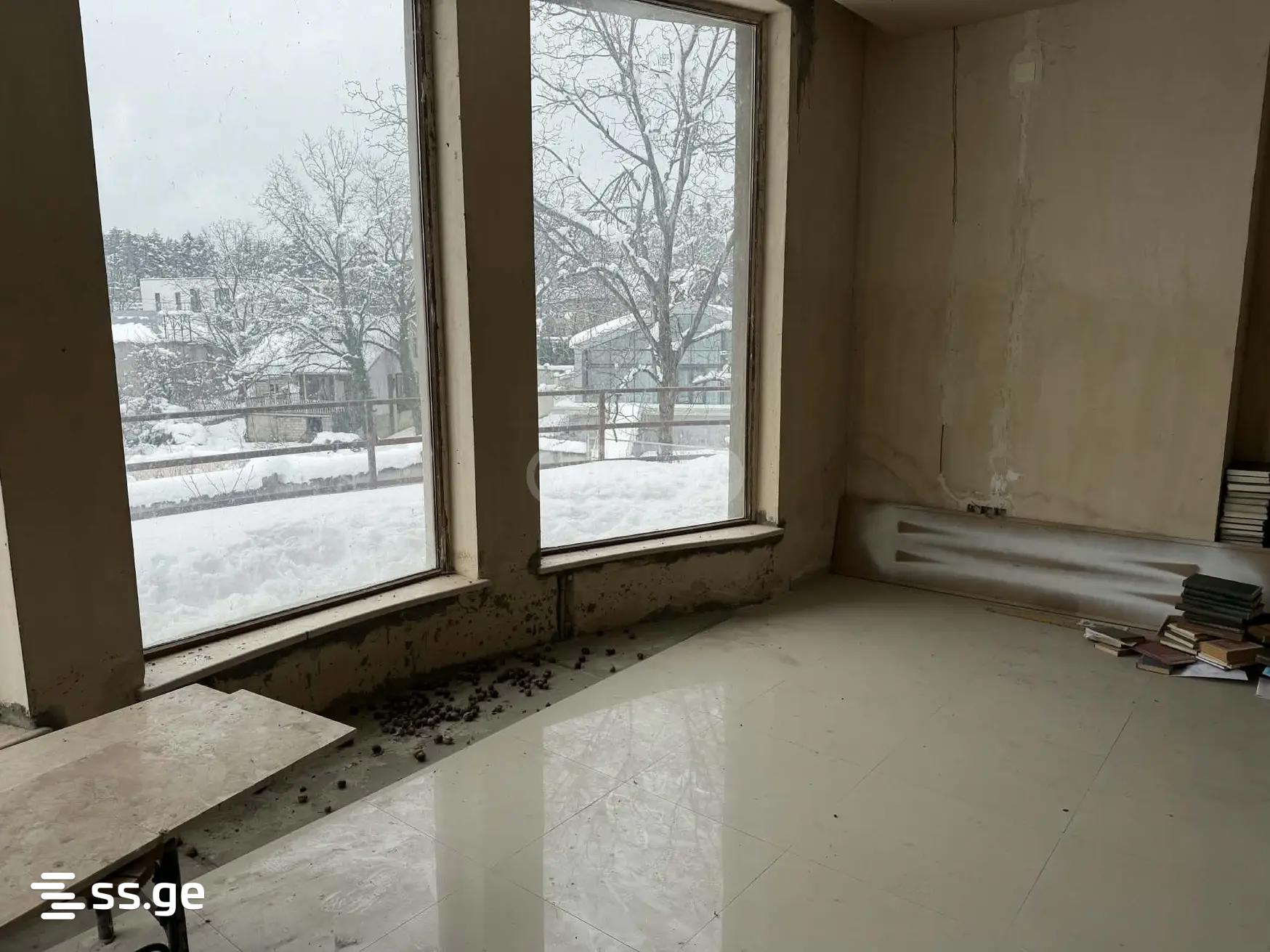 10 Room Private House For Sale view 4