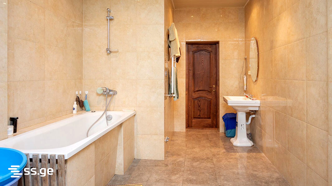 10 Room Private House For Sale view 24
