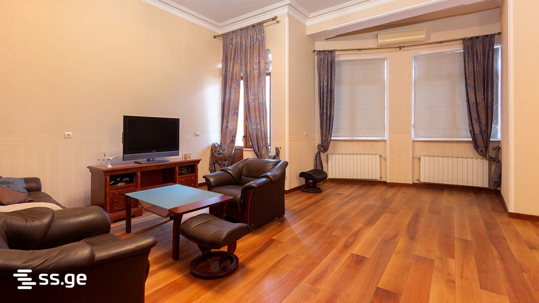 10 Room Private House For Sale view 5